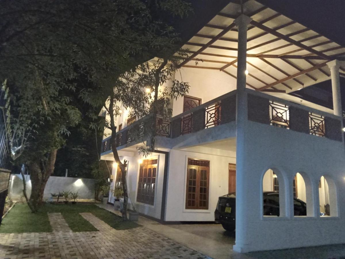 Sky Bloom Bed & Breakfast Homagama Exterior foto