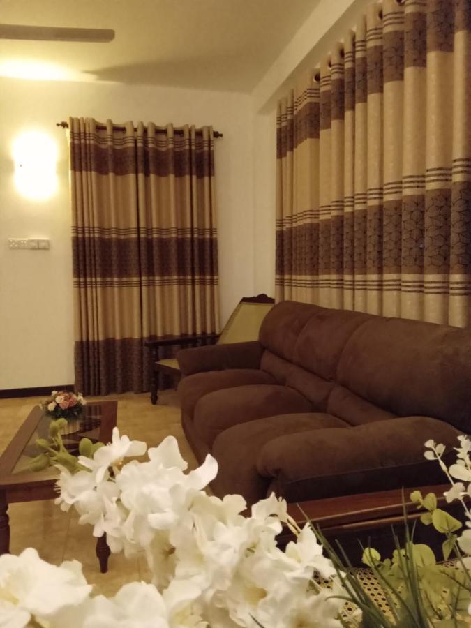 Sky Bloom Bed & Breakfast Homagama Exterior foto