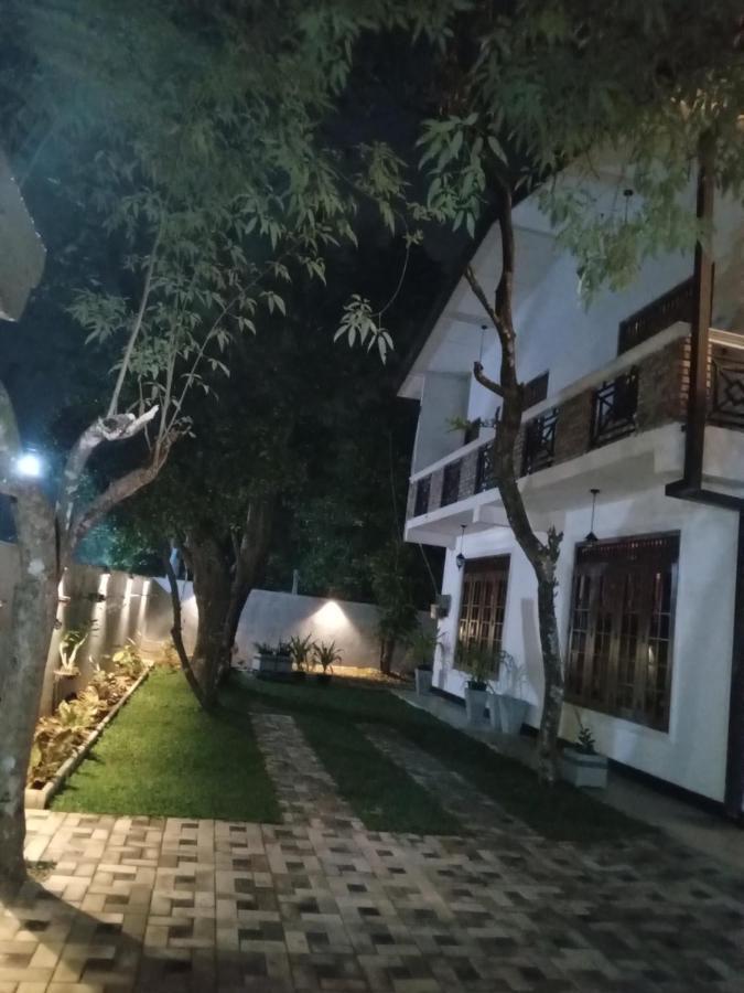 Sky Bloom Bed & Breakfast Homagama Exterior foto